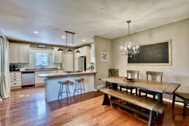 Building Photo - Beautiful Updated 3-Bedroom Colonial – Prime East Side Location