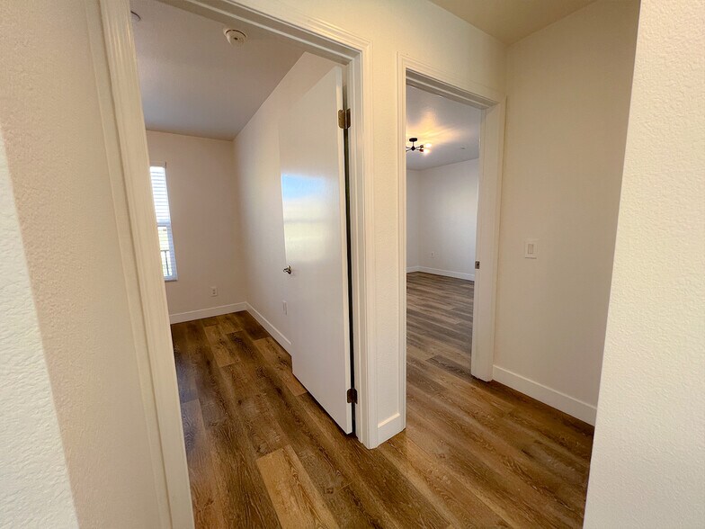 Building Photo - 16710 Nicklaus Dr