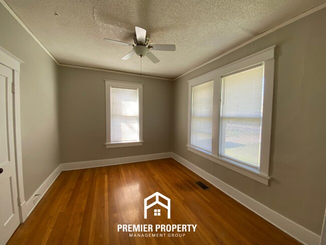 Building Photo - Vibrant 3BR Home near Midtown Memphis | Fireplace, Hardwood Floors & Fenced Yard