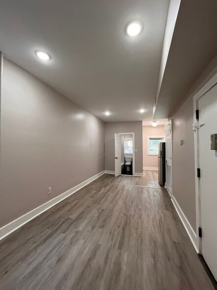 Building Photo - 214 Fairmount Ave