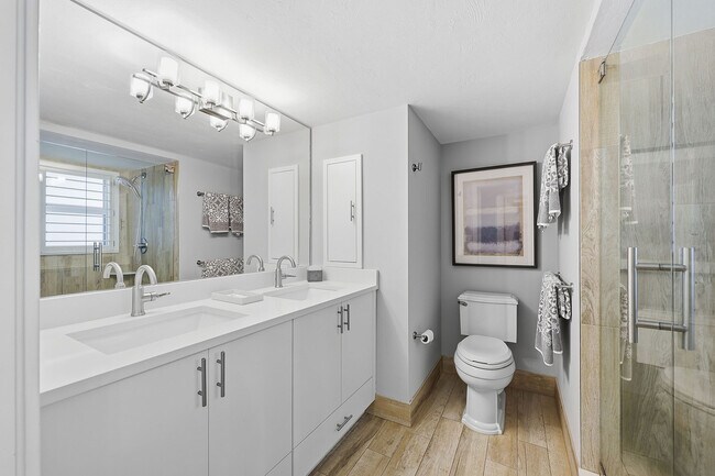 Building Photo - 5501 Heron Point Dr
