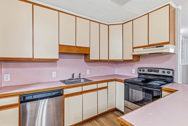 Building Photo - 4652 S Holden Rd