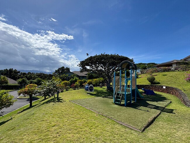 Building Photo - Pet Friendly Pearl City Townhouse with A/C