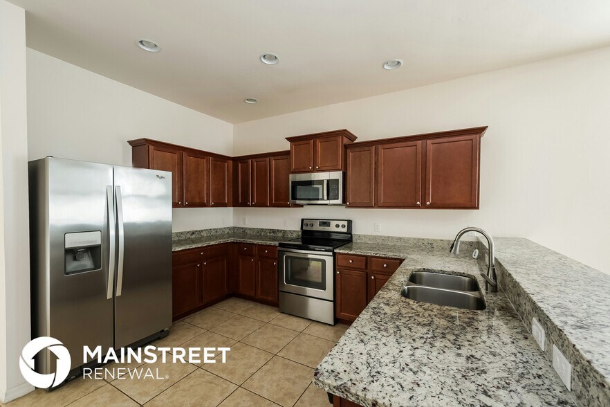 Building Photo - 1631 SW 25th Ln