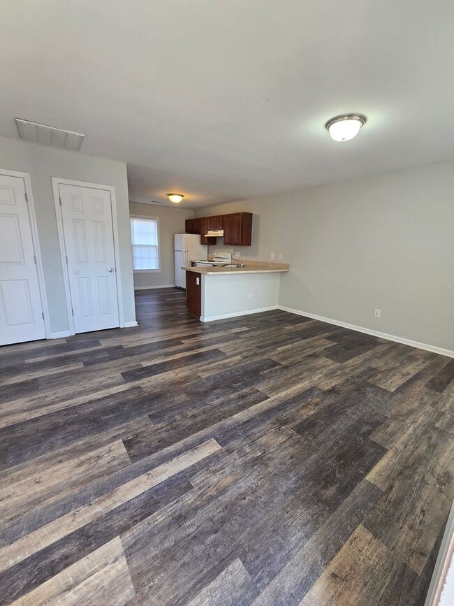 Building Photo - Cozy Apartment for Rent!