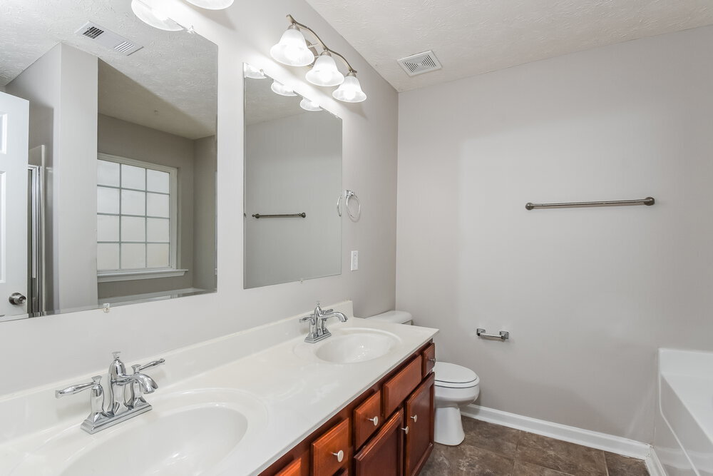 Building Photo - 41 Creekmoore Ct