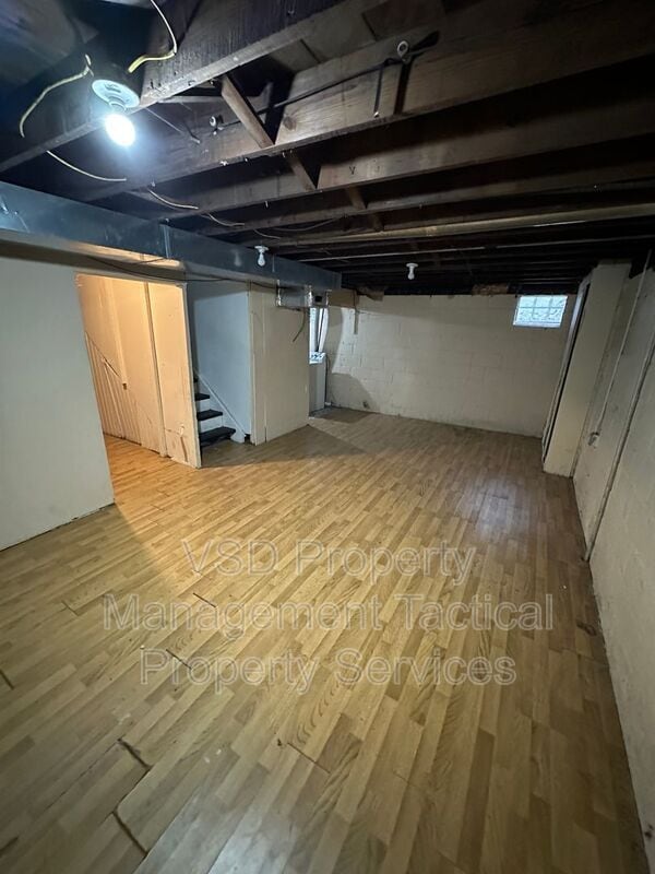 Building Photo - 10615 S Highland Ave