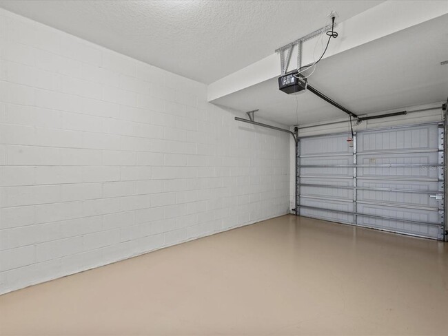Building Photo - 8338 Quimby Cir