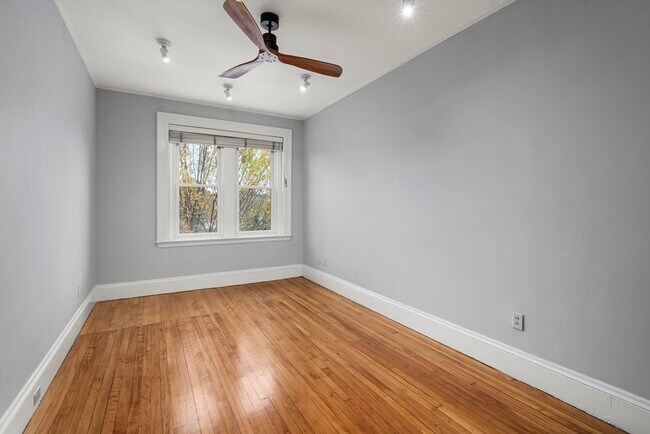 Building Photo - 1011 Beacon St