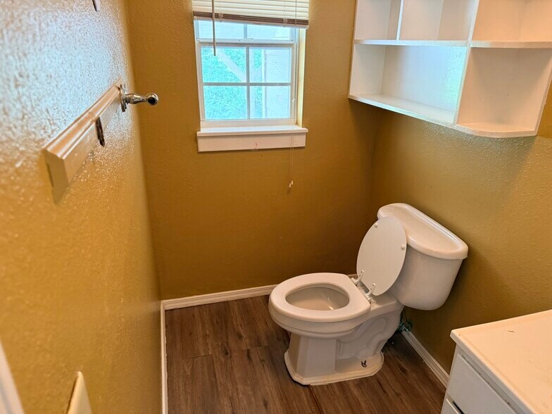 Building Photo - 2529 E 29th St N