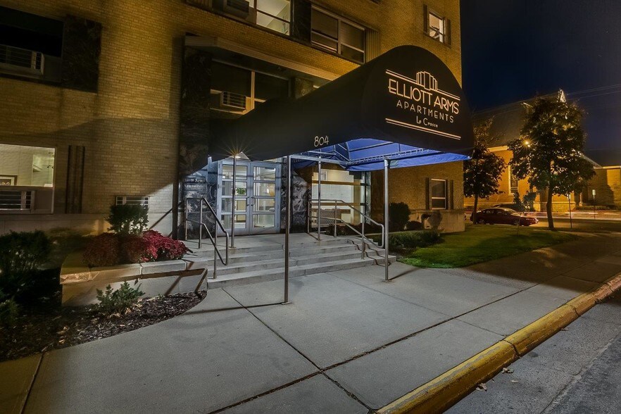 Elliott Arms Apartments 804 Cass St La Crosse WI 54601 Apartment Finder