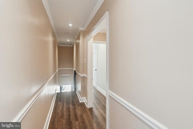 Building Photo - 534 Benner St