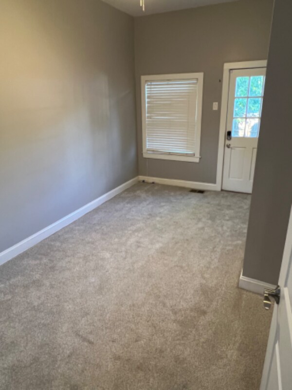 Building Photo - 1425 S Floyd St