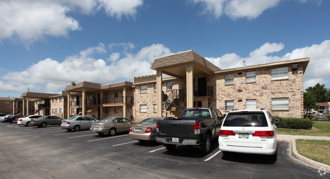 Building Photo - Desert Winds I & II