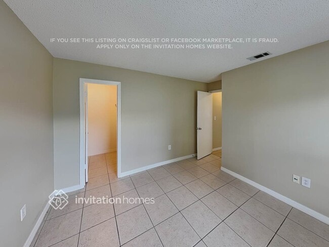 Building Photo - 138 Barrington Dr