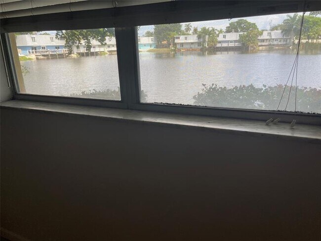 Building Photo - 4051 NE 13th Ave