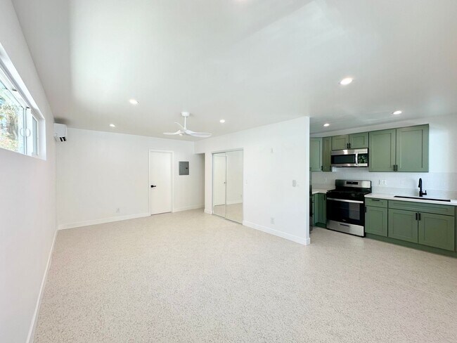 Building Photo - AVAILABLE NOW! Stunning Remodeled Studio 1...