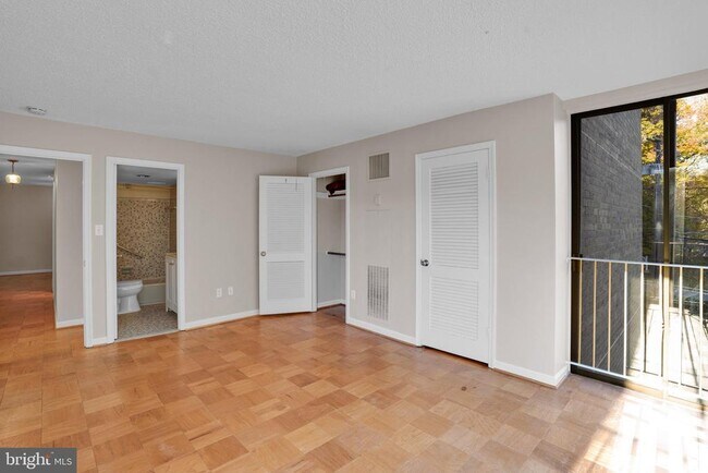 Building Photo - 2100 Washington Ave