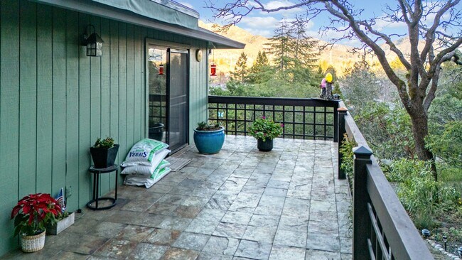 Building Photo - Breathtaking Views & Luxurious Furnished Rental in Oakmont's 55+ Community!