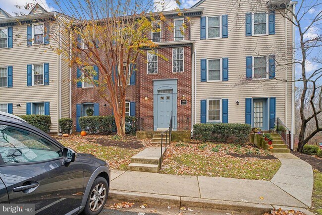 Building Photo - 1410 Greendale Ct