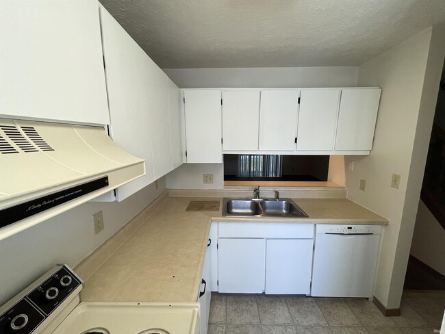 Building Photo - 2309 S Burberry Ln