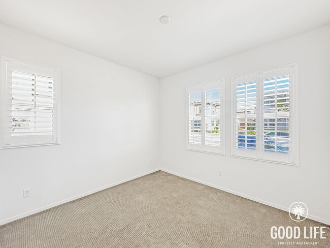 Building Photo - Stunning 2000+ sqft  4B/3BA Home in a Great Community!