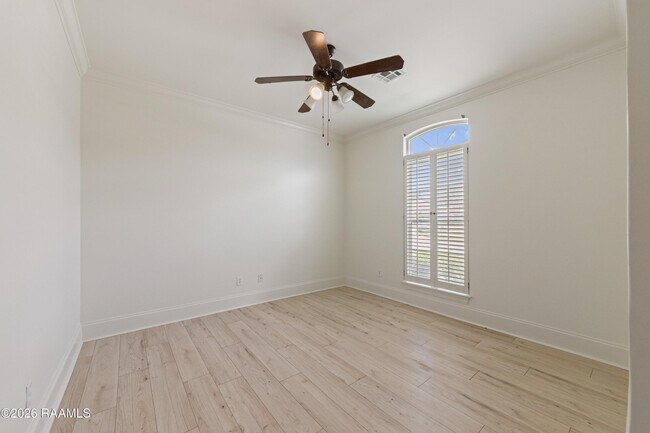 Building Photo - 100 Shumard Dr