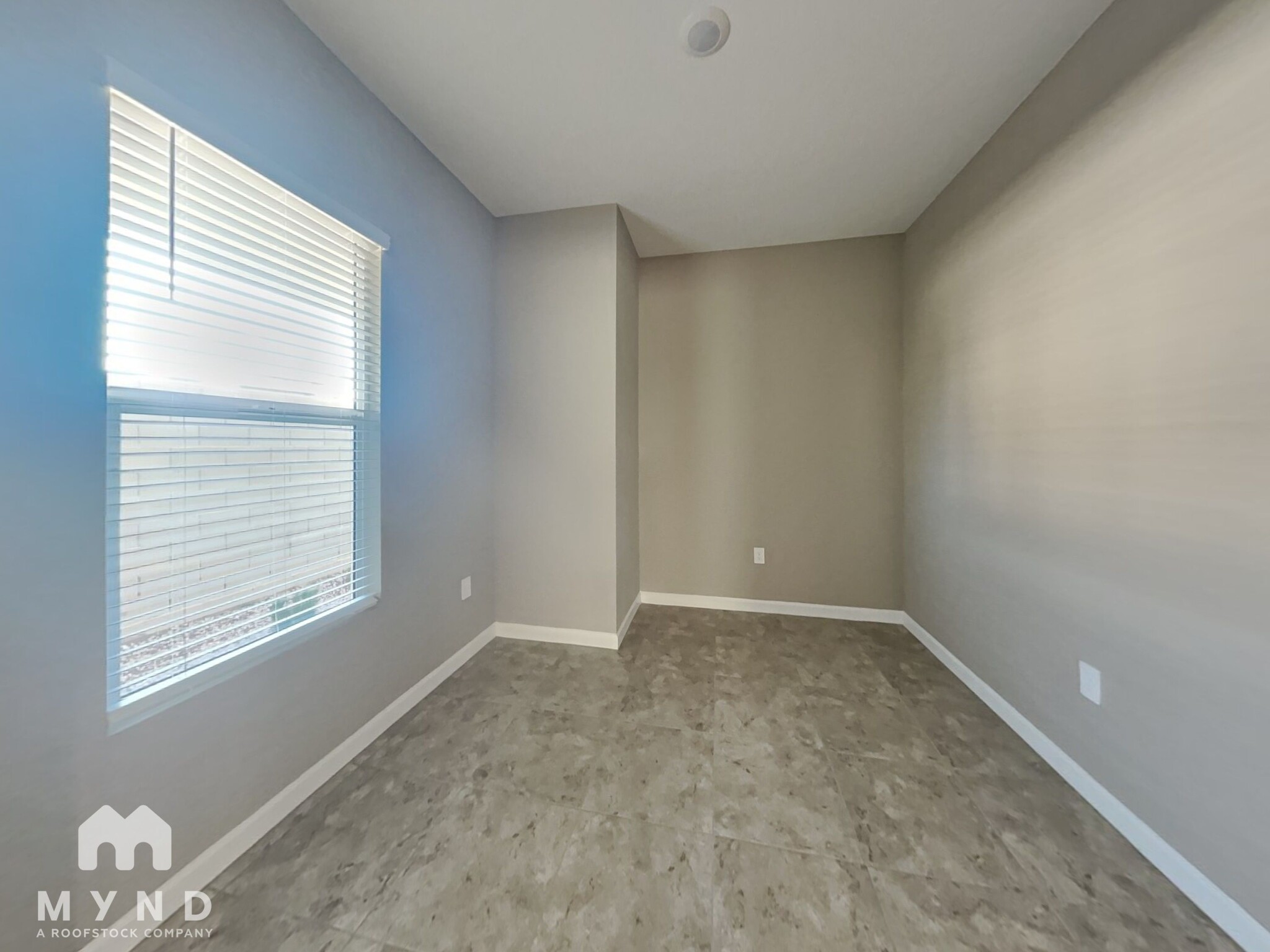 Building Photo - 4839 E Village Dr