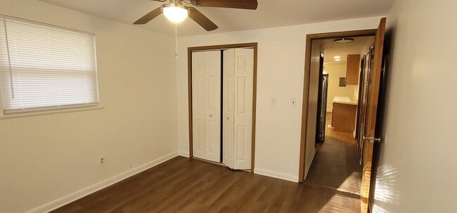 Building Photo - 1210 Carson Dr