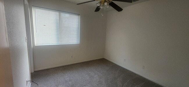 Building Photo - Wonderful 3 Bedroom 2 Bathroom Home in Elk...