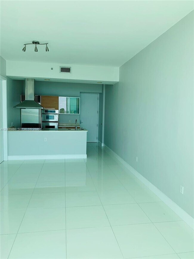 Building Photo - 218 SE 14th St