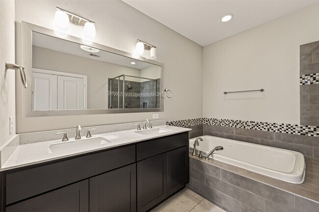 Building Photo - 11905 Wedemeyer Way