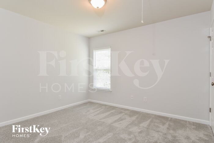 Building Photo - 2012 Heron Pointe Dr