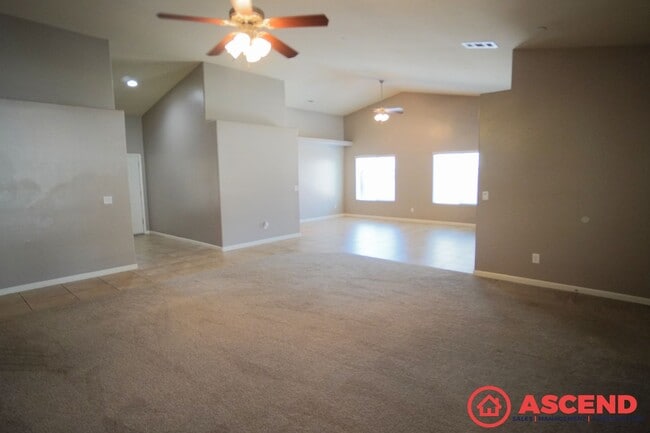 Building Photo - Charming 4-Bedroom, 2-Bathroom Home in Nor...