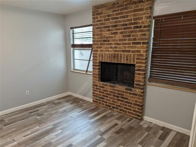 Building Photo - 4420 W Euclid Ave