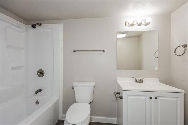 Building Photo - 4129 7 Gables St