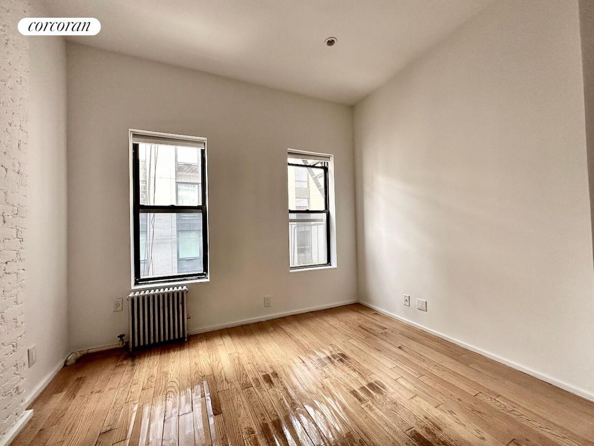 Building Photo - 410 W 36th St.