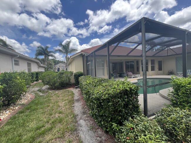 Building Photo - 2024 Calusa Lakes Blvd