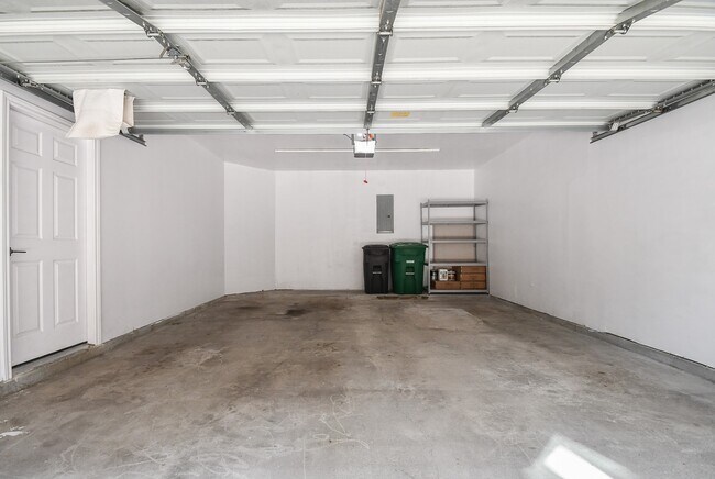 Building Photo - 1016 Studer St