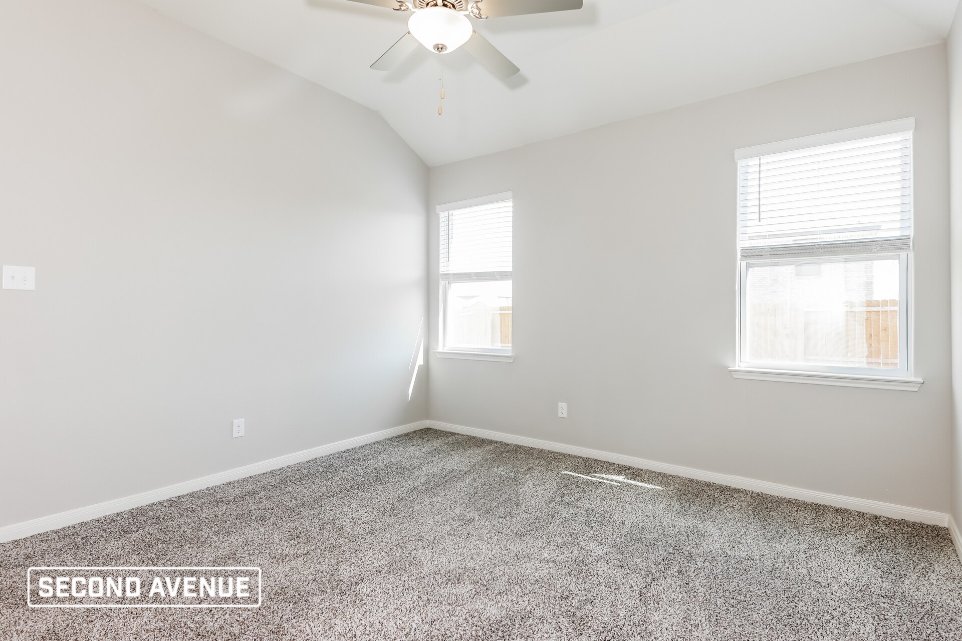 Building Photo - 613 Emerson Dr