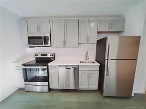 Building Photo - 36 Atlantic St