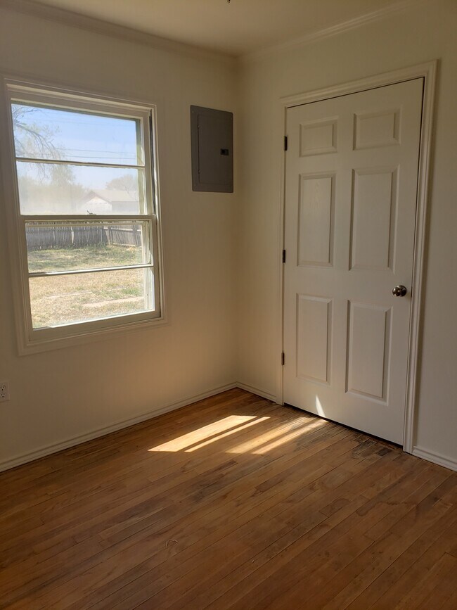 South bedroom 2nd view - 4823 37th St
