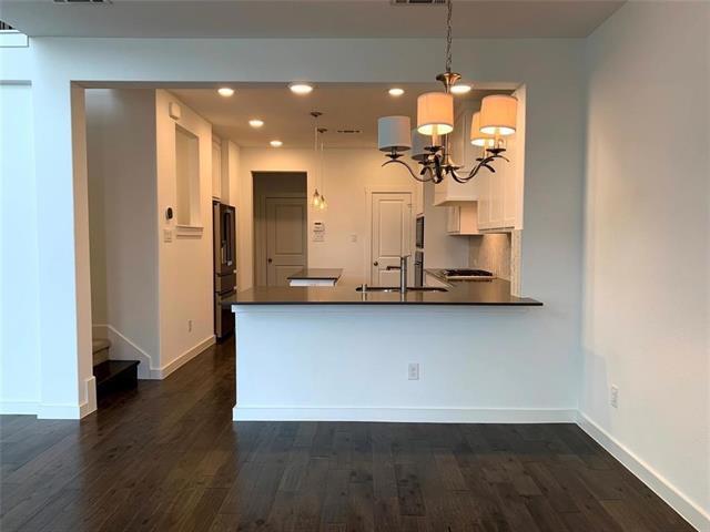 Building Photo - 500 Texas Dr