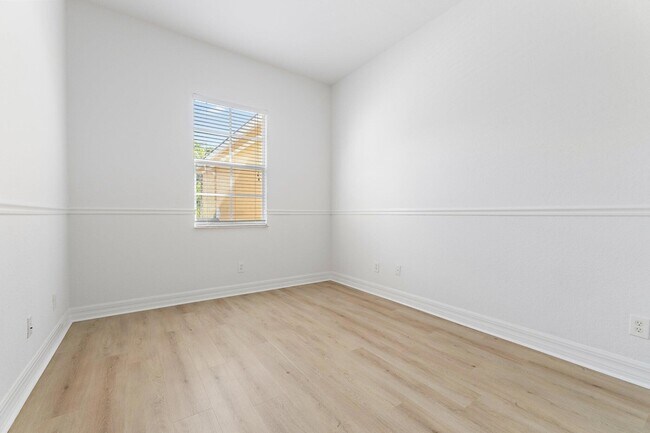 Building Photo - 150 Lismore Ln