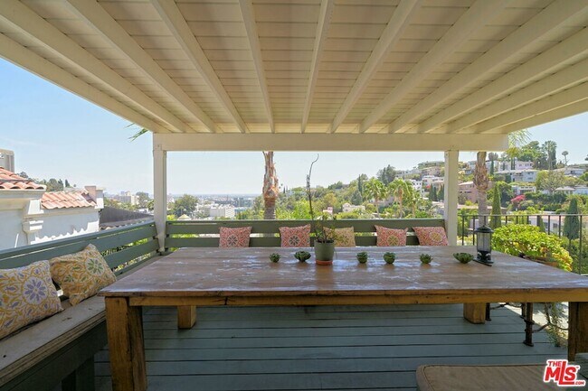 Building Photo - 6855 Los Altos Pl