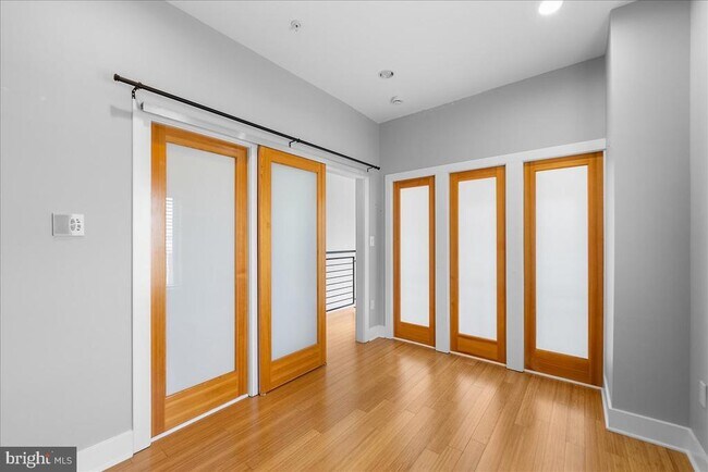 Building Photo - 471 Luray Pl NW