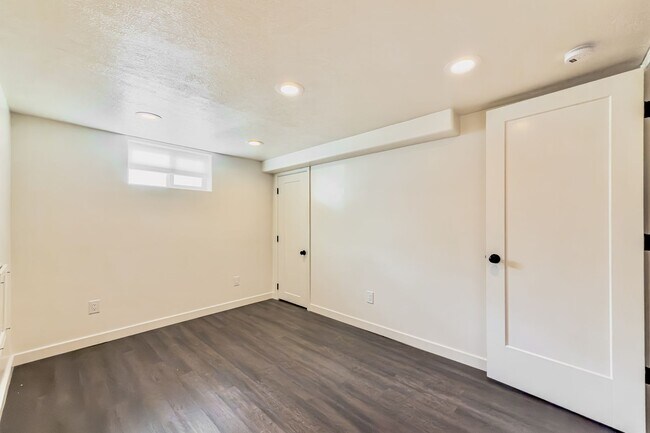 Building Photo - Monroe Park