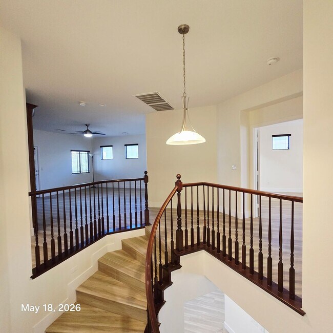 Building Photo - Gorgeous Home For Rent