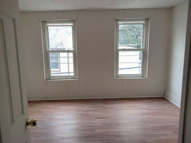 Building Photo - 530 N Fountain St