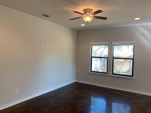 Building Photo - 1302 Garden Dusk